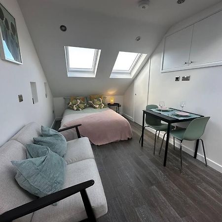 Lovely New Decor Studio - 4 The Southwell London Exterior foto