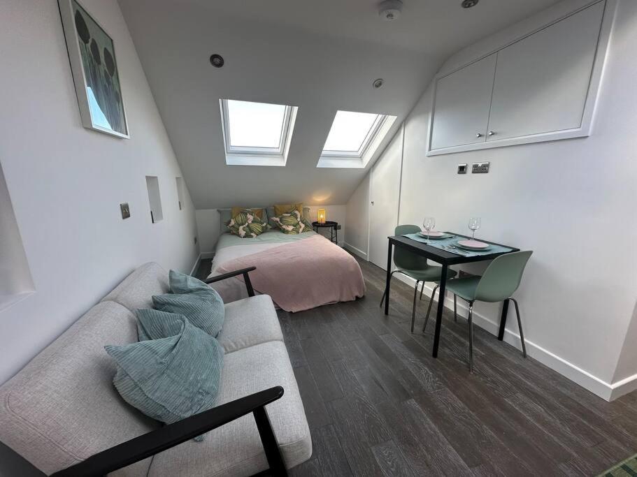 Lovely New Decor Studio - 4 The Southwell London Exterior foto
