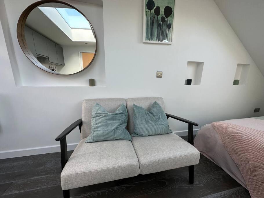 Lovely New Decor Studio - 4 The Southwell London Exterior foto