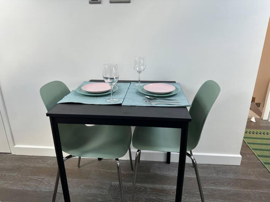 Lovely New Decor Studio - 4 The Southwell London Exterior foto