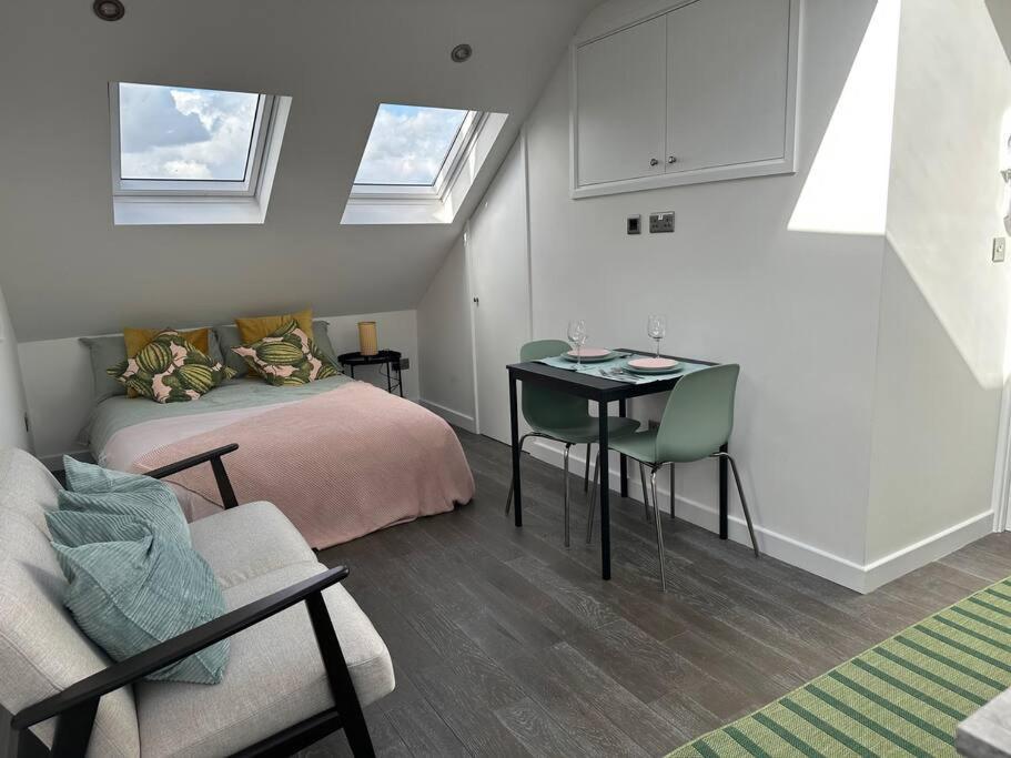 Lovely New Decor Studio - 4 The Southwell London Exterior foto